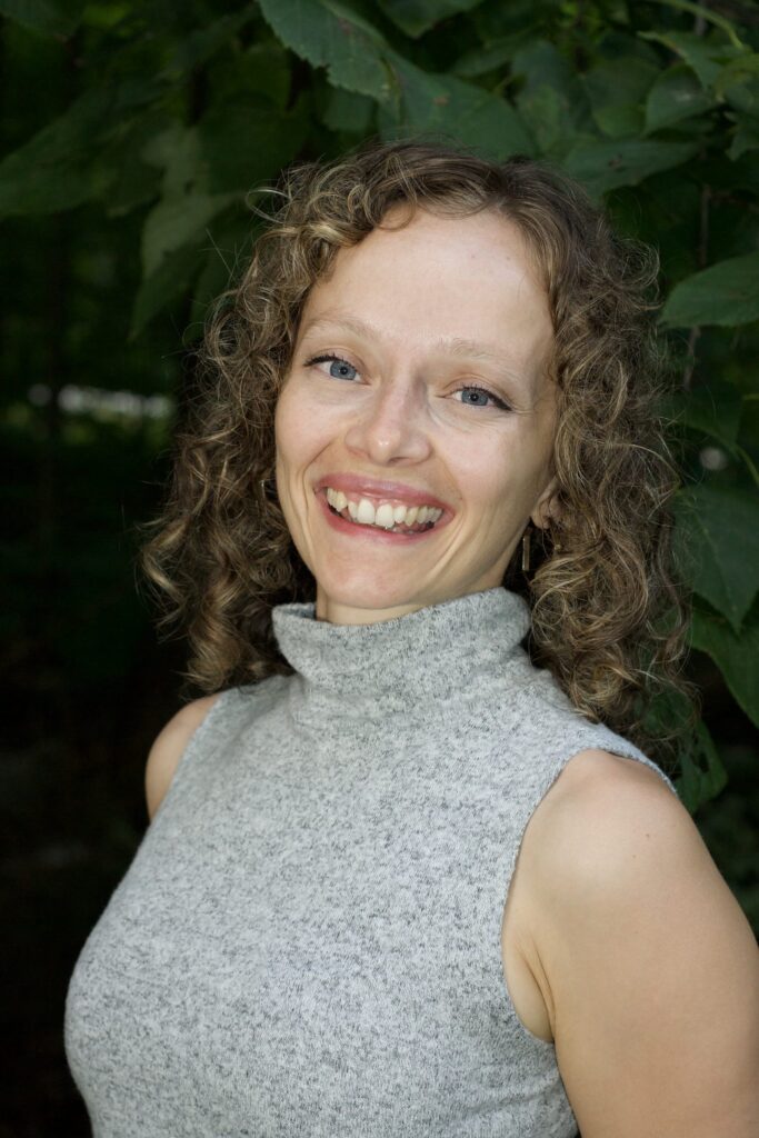 Dre Clara Poelman chiropractor, Diplomate of the International Board of Applied Kinesiology